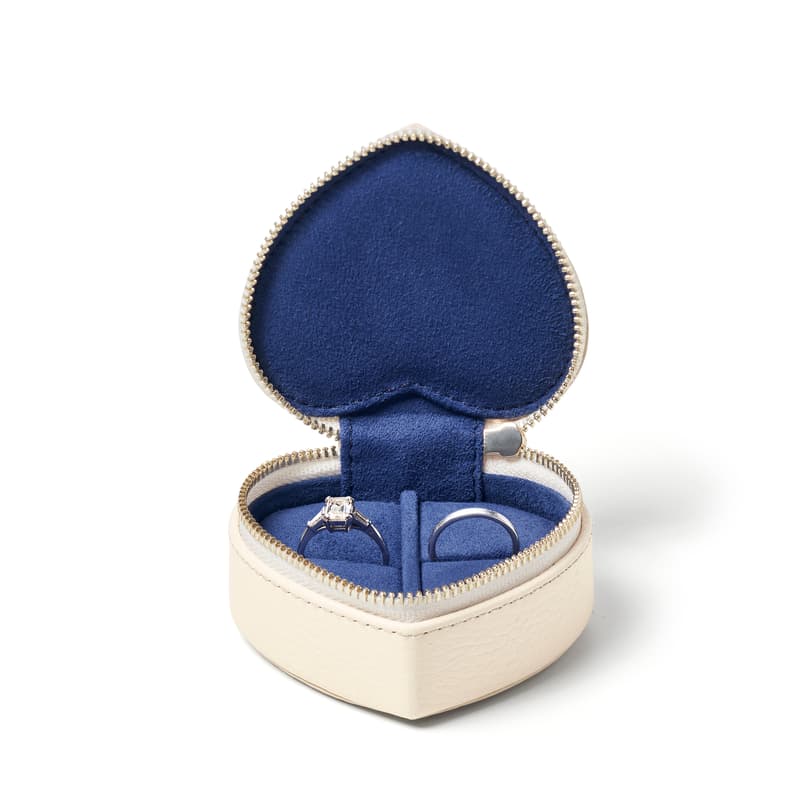 Leather Heart Ring Box in Ivory Pebble