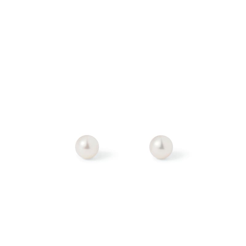 Freshwater Pearl Stud Earrings set in 9ct Yellow Gold