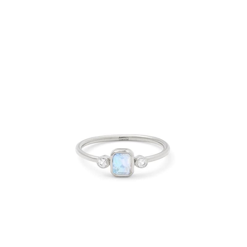 Gemstone Ring in Rainbow Moonstone & Sterling Silver 925