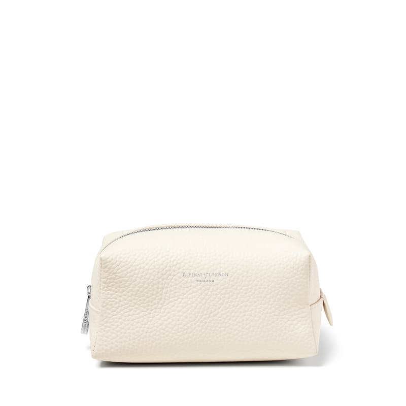 Makeup Bag in Chalk White Pebble