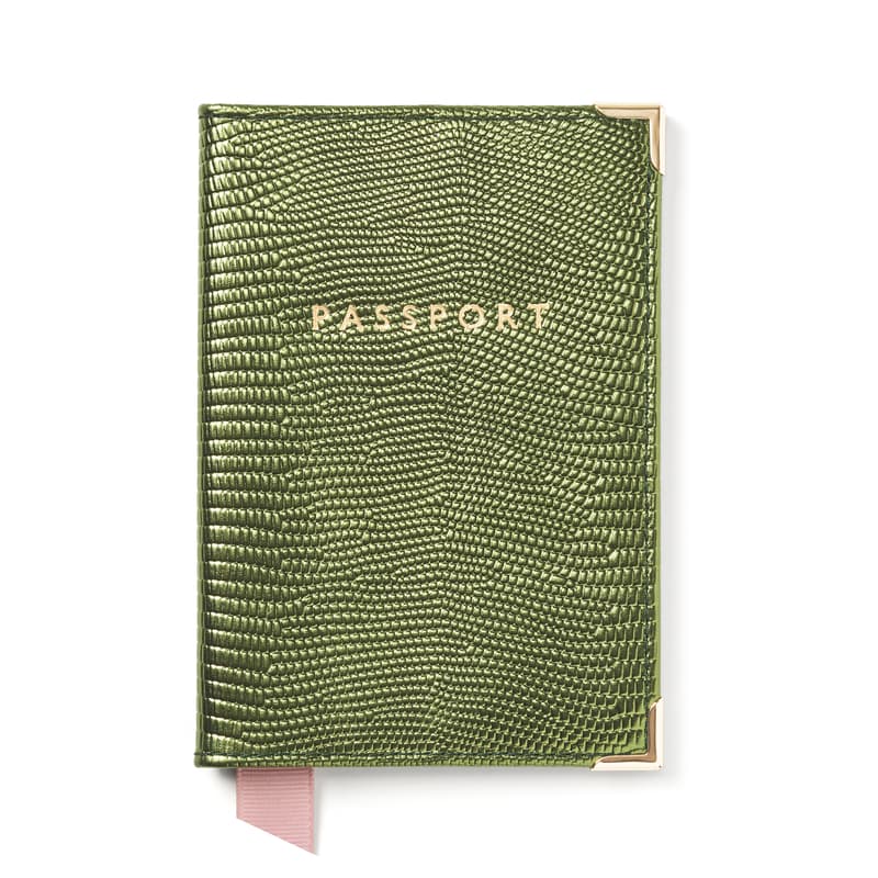 Passport Cover in Verdant Green Metallic Lizard